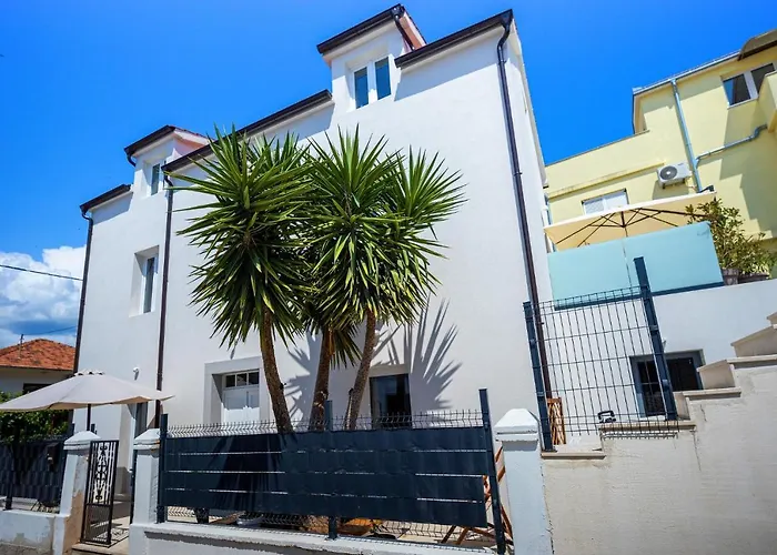 Studio Apartments Yucca, 2-Min To The Beach And 5 To Trogir
