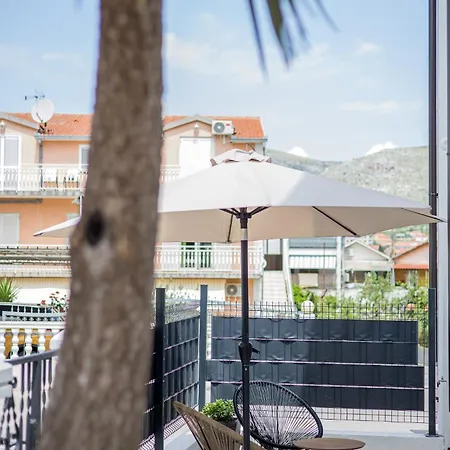 Studio Apartments Yucca, 2-Min To The Beach And 5 To Trogir Exterior photo