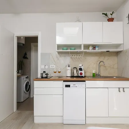 Studio Apartments Yucca, 2-Min To The Beach And 5 To Trogir Exterior photo