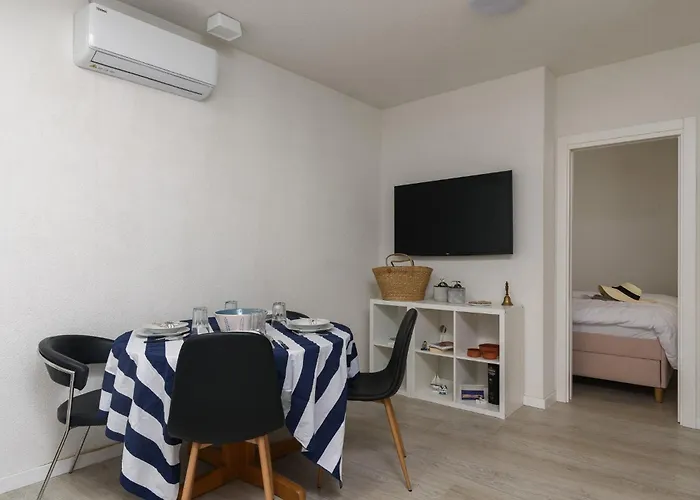 Studio Apartments Yucca, 2-Min To The Beach And 5 To Trogir