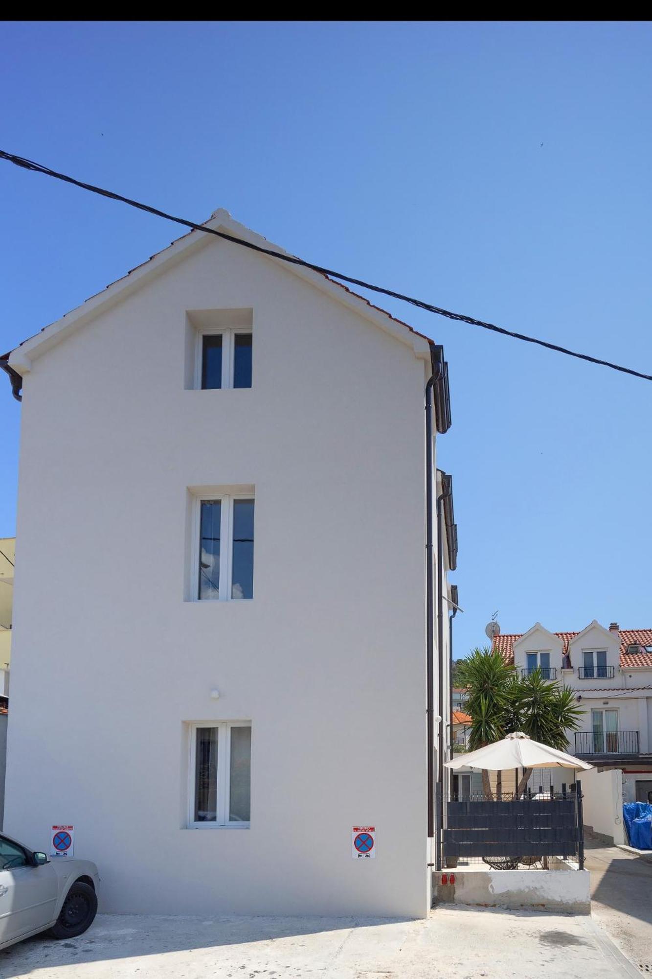 Apartment Yucca, 2-min To The And 5 To Trogir