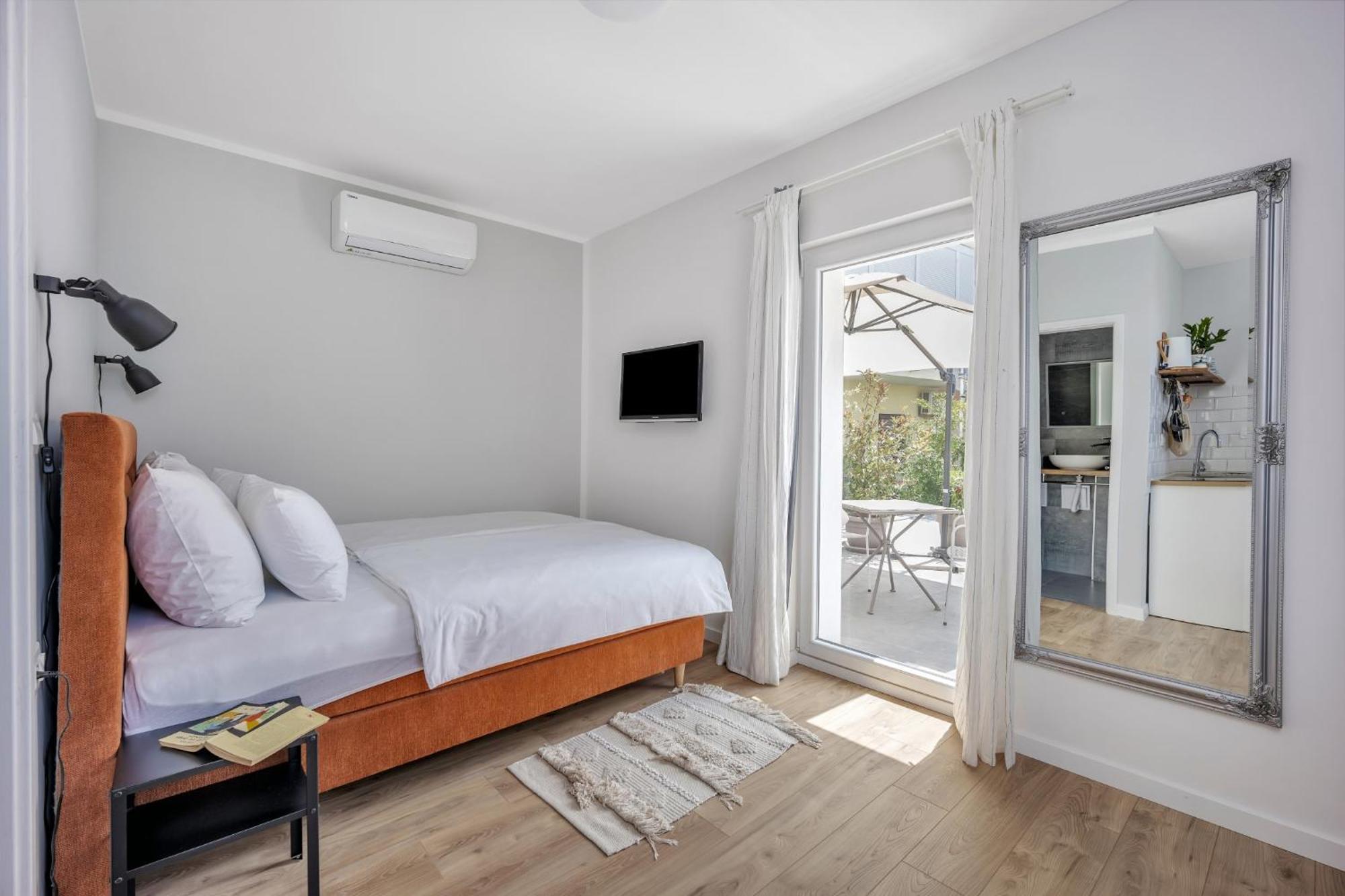 Yucca, 2-min To The And 5 To Apartment Trogir